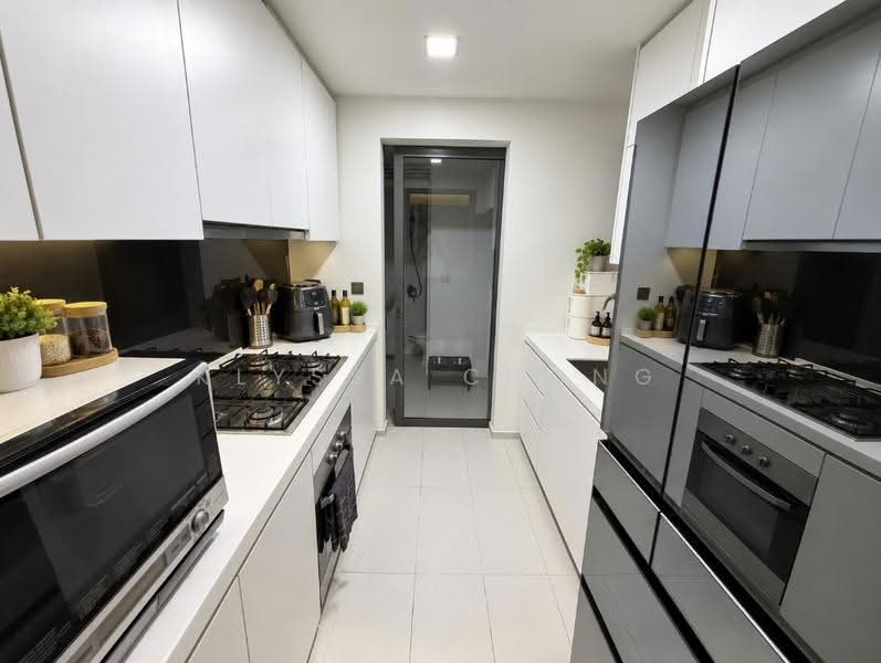 The Topiary, 11 Fernvale Lane, Seletar / Yio Chu Kang, 3 Bedrooms, 1,259 sqft, Condominium For Sale, by Klyssa Chong, 500294195 - Kitchen - PropertyGuru.com.sg