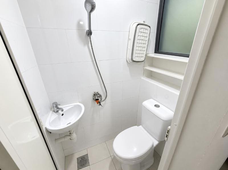 The Topiary, 11 Fernvale Lane, Seletar / Yio Chu Kang, 3 Bedrooms, 1,259 sqft, Condominium For Sale, by Klyssa Chong, 500294195 - Bathroom - PropertyGuru.com.sg