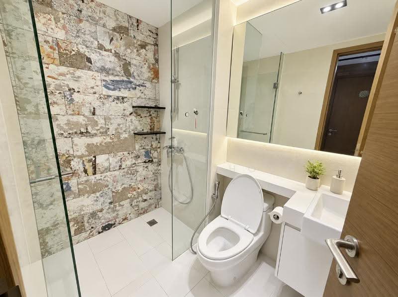 The Topiary, 11 Fernvale Lane, Seletar / Yio Chu Kang, 3 Bedrooms, 1,259 sqft, Condominium For Sale, by Klyssa Chong, 500294195 - Bathroom - PropertyGuru.com.sg