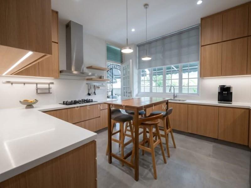 BEST BUY. NORTH/SOUTH FACING (9693.8899 发发久久), Bedok / Upper East Coast, 7 Bedrooms, 4,000 sqft, Corner Terrace For Sale, by Denny Lim, 500294205 - Kitchen - PropertyGuru.com.sg