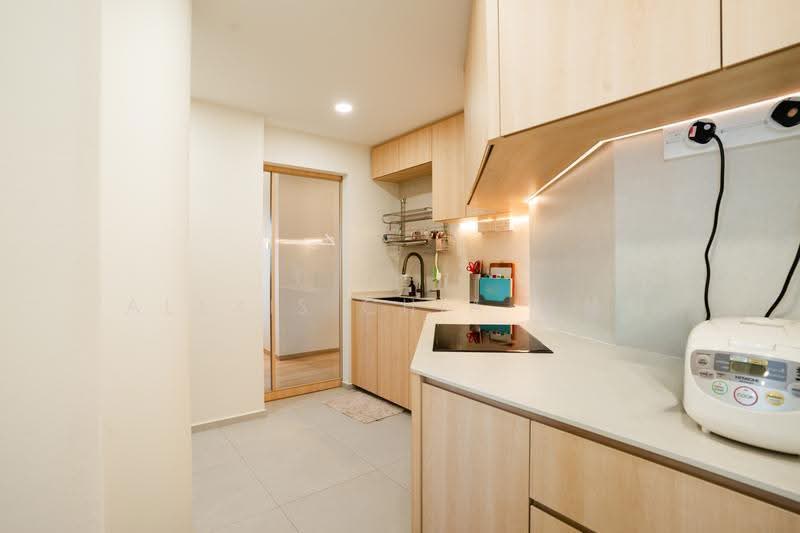 Nouvelle Park, 131 Poh Huat Road West, Hougang / Punggol / Sengkang, 3 Bedrooms, 1,109 sqft, Condominium For Sale, by Alexis Chia 谢慧丽, 500294210 - Kitchen - PropertyGuru.com.sg