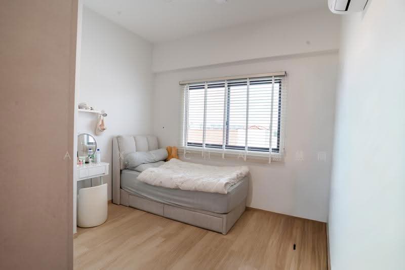 Nouvelle Park, 131 Poh Huat Road West, Hougang / Punggol / Sengkang, 3 Bedrooms, 1,109 sqft, Condominium For Sale, by Alexis Chia 谢慧丽, 500294210 - Bedroom - PropertyGuru.com.sg