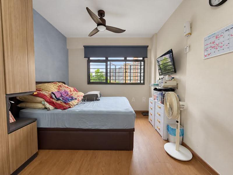 479B Yishun Street 42, 479B Yishun Street 42, Sembawang / Yishun, 3 Bedrooms, 1,001 sqft, HDB Flat For Sale, by Danial Arif, 500294212 - Master Bedroom - PropertyGuru.com.sg