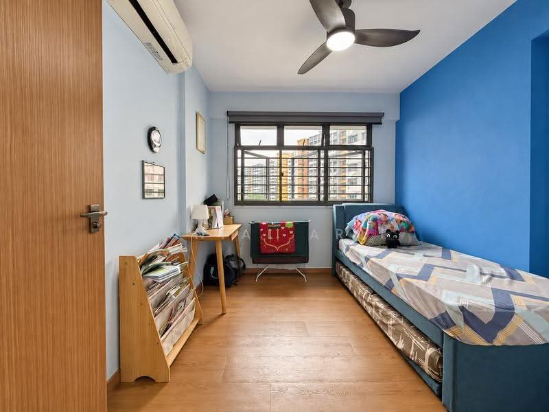 479B Yishun Street 42, 479B Yishun Street 42, Sembawang / Yishun, 3 Bedrooms, 1,001 sqft, HDB Flat For Sale, by Danial Arif, 500294212 - Bedroom 1 - PropertyGuru.com.sg