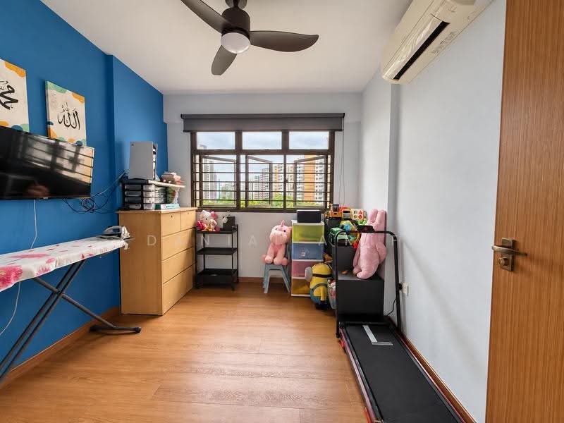 479B Yishun Street 42, 479B Yishun Street 42, Sembawang / Yishun, 3 Bedrooms, 1,001 sqft, HDB Flat For Sale, by Danial Arif, 500294212 - bedroom 2 - PropertyGuru.com.sg
