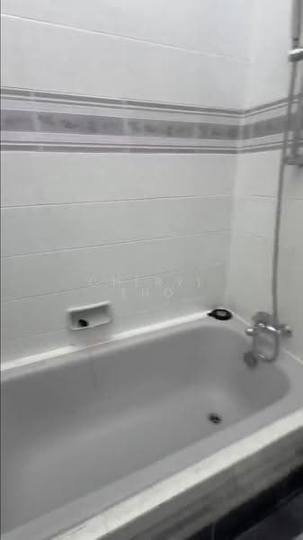 Siglap Centre, 55 Siglap Road, East Coast / Marine Parade, 3 Bedrooms, 1,290 sqft, Apartment For Rent, by Cheryl Tho, 500294220 - Master Bathroom - PropertyGuru.com.sg