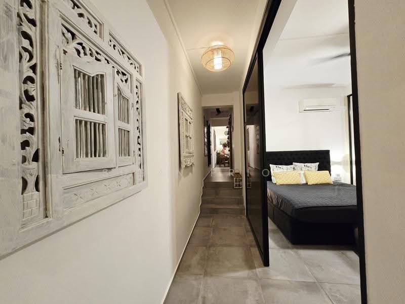 Fully Furnished Tiong Bahru 2 Bed / Short Term, Tiong Bahru Road, Alexandra / Commonwealth, 2 Bedrooms, 1,054 sqft, Conservation House For Rent, by Susan Prior, 500294226 - Bedroom - PropertyGuru.com.sg