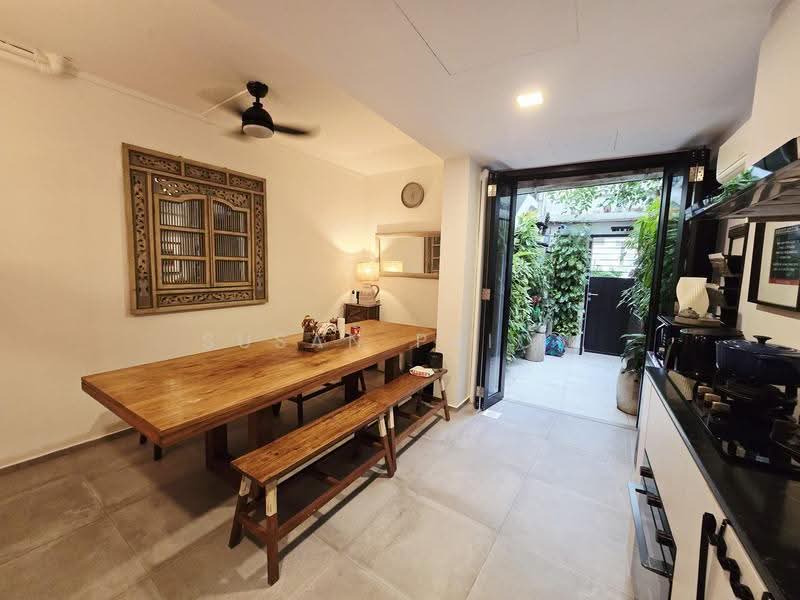 Fully Furnished Tiong Bahru 2 Bed / Short Term, Tiong Bahru Road, Alexandra / Commonwealth, 2 Bedrooms, 1,054 sqft, Conservation House For Rent, by Susan Prior, 500294226 - Dining Room - PropertyGuru.com.sg