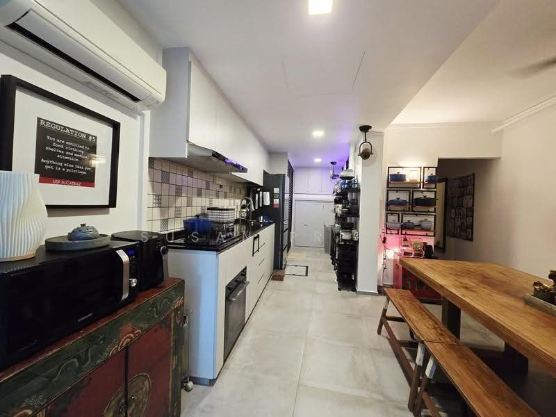 Fully Furnished Tiong Bahru 2 Bed / Short Term, Tiong Bahru Road, Alexandra / Commonwealth, 2 Bedrooms, 1,054 sqft, Conservation House For Rent, by Susan Prior, 500294226 - Kitchen - PropertyGuru.com.sg