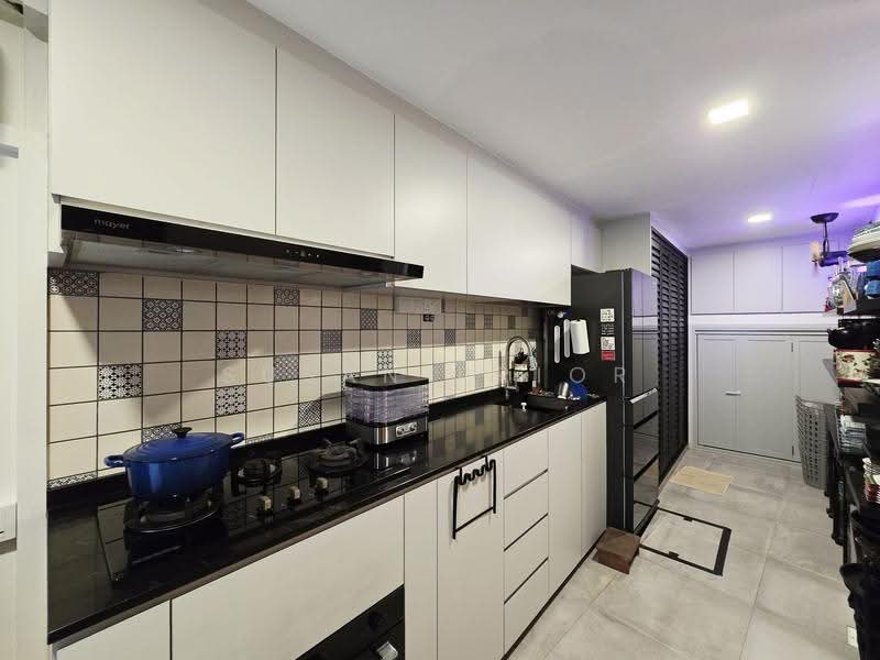Fully Furnished Tiong Bahru 2 Bed / Short Term, Tiong Bahru Road, Alexandra / Commonwealth, 2 Bedrooms, 1,054 sqft, Conservation House For Rent, by Susan Prior, 500294226 - Kitchen - PropertyGuru.com.sg