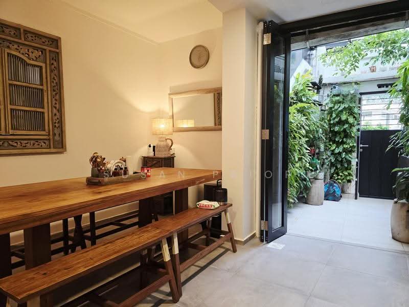Fully Furnished Tiong Bahru 2 Bed / Short Term, Tiong Bahru Road, Alexandra / Commonwealth, 2 Bedrooms, 1,054 sqft, Conservation House For Rent, by Susan Prior, 500294226 - Dining Room - PropertyGuru.com.sg