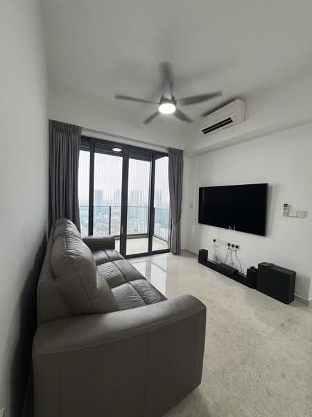 Stirling Residences, 25 Stirling Road, Alexandra / Commonwealth, 3 Bedrooms, 883 sqft, Condominium For Sale, by Vivian Tan, 500294228 - Living Room - PropertyGuru.com.sg
