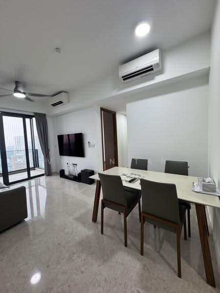 Stirling Residences, 25 Stirling Road, Alexandra / Commonwealth, 3 Bedrooms, 883 sqft, Condominium For Sale, by Vivian Tan, 500294228 - Living Room - PropertyGuru.com.sg