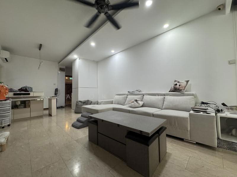 Yishun Emerald, 20 Canberra Drive, Sembawang / Yishun, 2 Bedrooms, 1,141 sqft, Condominium For Sale, by Lavonne Ong 王慧丽, 500294230 - Living Room - PropertyGuru.com.sg