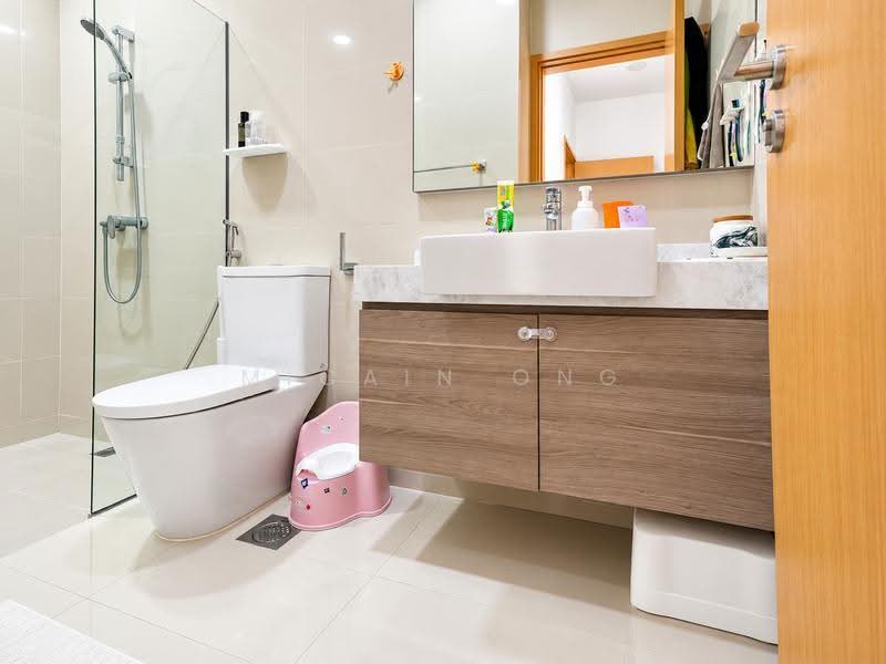 The Serenno, 103 Haig Road, East Coast / Marine Parade, 2 Bedrooms, 775 sqft, Apartment For Sale, by Micain Ong, 500294244 - Bathroom - PropertyGuru.com.sg