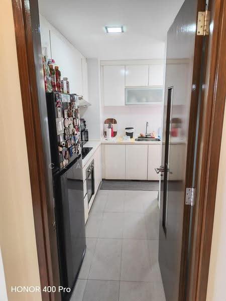 Heron Bay, 57 Upper Serangoon View, Hougang / Punggol / Sengkang, 3 Bedrooms, 1,033 sqft, Condominium For Sale, by Claire Tay, 500294245 - Kitchen - PropertyGuru.com.sg