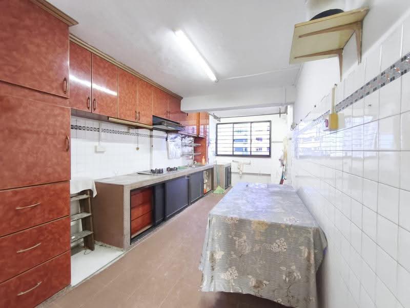 221 Lorong 8 Toa Payoh, 221 Lorong 8 Toa Payoh, Balestier / Toa Payoh, 3 Bedrooms, 883 sqft, HDB Flat For Sale, by Xavier Gan, 500294254 - Kitchen - PropertyGuru.com.sg