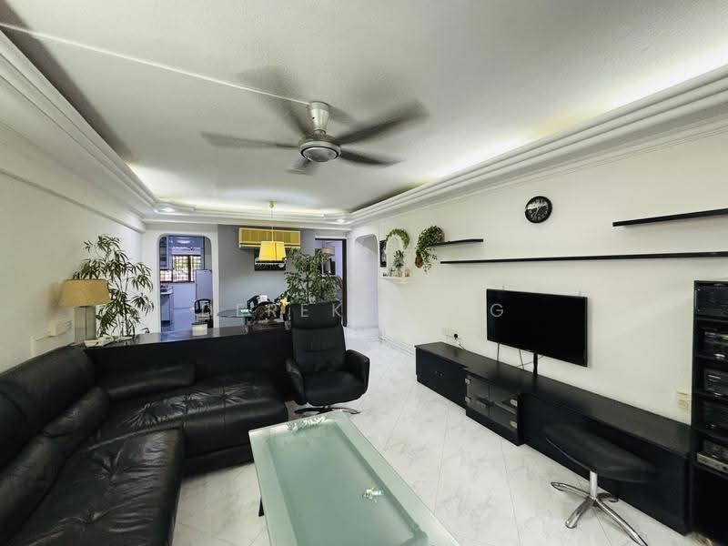 271 Tampines Street 21, 271 Tampines Street 21, Pasir Ris / Tampines, 3 Bedrooms, 1,119 sqft, HDB Flat For Sale, by Derek Teng, 500294274 - Living Room - PropertyGuru.com.sg