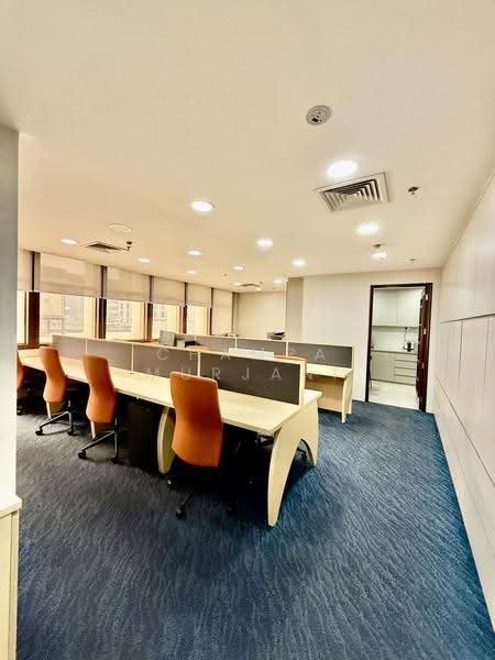 Peninsula Plaza, 111 North Bridge Road, City Hall / Clarke Quay, 2,379 sqft, Office For Rent, by Champa Murjani, 500294280 - Interior - CommercialGuru.com.sg
