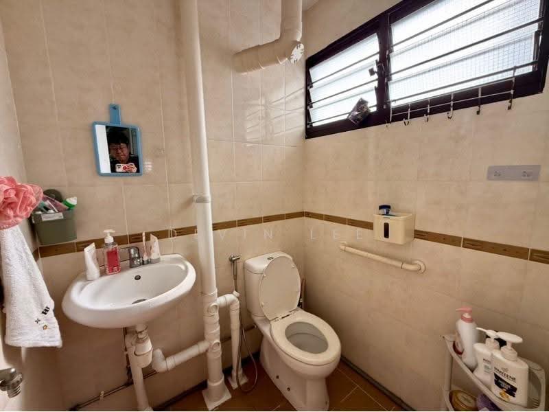 233 Bukit Batok East Avenue 5, 233 Bukit Batok East Avenue 5, Dairy Farm / Bukit Panjang / Choa Chu Kang, 2 Bedrooms, 721 sqft, HDB Flat For Rent, by Devin Lee, 500294288 - PropertyGuru.com.sg
