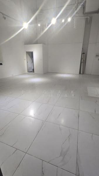 CT Hub 2, 114 Lavender Street, Balestier / Toa Payoh, 1,044 sqft, Light Industrial (B1) For Sale, by Pragna K M Kamdar, 500294393 - Interior - CommercialGuru.com.sg