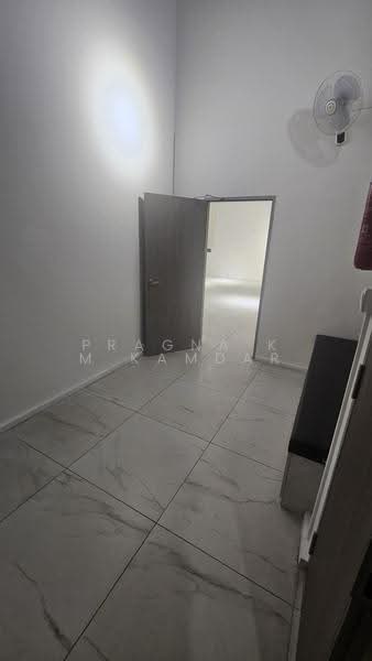 CT Hub 2, 114 Lavender Street, Balestier / Toa Payoh, 1,044 sqft, Light Industrial (B1) For Sale, by Pragna K M Kamdar, 500294393 - Interior - CommercialGuru.com.sg