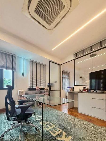 Hillview Villas, 15 Hillview Way, Dairy Farm / Bukit Panjang / Choa Chu Kang, 5 Bedrooms, 5,550 sqft, Terraced House For Sale, by Edmund Ng Y S, 500294434 - Study - PropertyGuru.com.sg