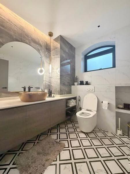 Hillview Villas, 15 Hillview Way, Dairy Farm / Bukit Panjang / Choa Chu Kang, 5 Bedrooms, 5,550 sqft, Terraced House For Sale, by Edmund Ng Y S, 500294434 - Bathroom - PropertyGuru.com.sg