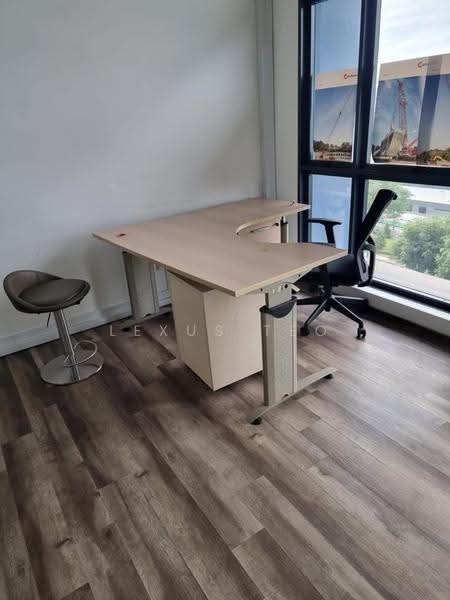 Tradehub 21, 8 Boon Lay Way, Boon Lay / Jurong / Tuas, 1,893 sqft, Light Industrial (B1) For Sale, by Lexus Teo, 500294454 - CommercialGuru.com.sg