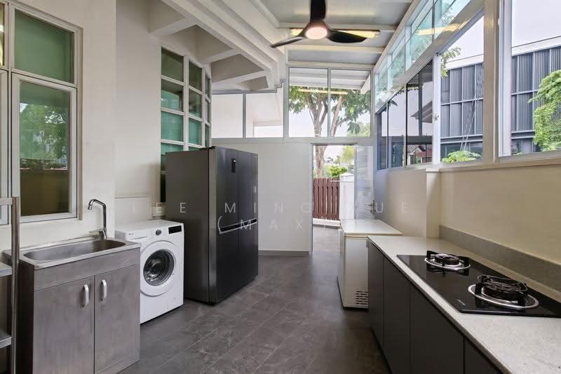 ★ GIANT ★ D13 Freehold Semi-D at Braddell Heights Estate, Clifton Vale, Mackerrow Road, Jalan Girang, Macpherson / Potong Pasir, 4 Bedrooms, 3,200 sqft, Semi-Detached House For Sale, by Lee Ming Xue (Max), 500294491 - Kitchen - PropertyGuru.com.sg