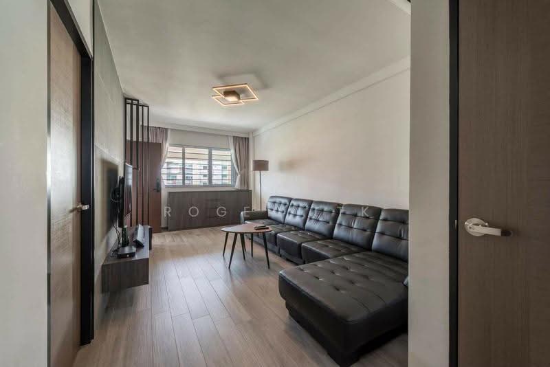 417 Bukit Batok West Avenue 4, 417 Bukit Batok West Avenue 4, Dairy Farm / Bukit Panjang / Choa Chu Kang, Room Rental, 160 sqft, HDB Flat For Rent, by Roger TTK, 500294493 - Living Room - PropertyGuru.com.sg