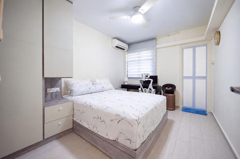 308 Clementi Avenue 4, 308 Clementi Avenue 4, Buona Vista / West Coast / Clementi New Town, 2 Bedrooms, 721 sqft, HDB Flat For Sale, by Sim Meng Wee, 500294496 - Bedroom - PropertyGuru.com.sg