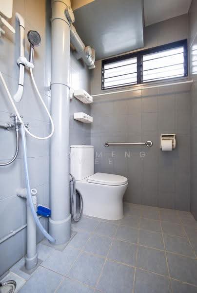 308 Clementi Avenue 4, 308 Clementi Avenue 4, Buona Vista / West Coast / Clementi New Town, 2 Bedrooms, 721 sqft, HDB Flat For Sale, by Sim Meng Wee, 500294496 - Bathroom - PropertyGuru.com.sg