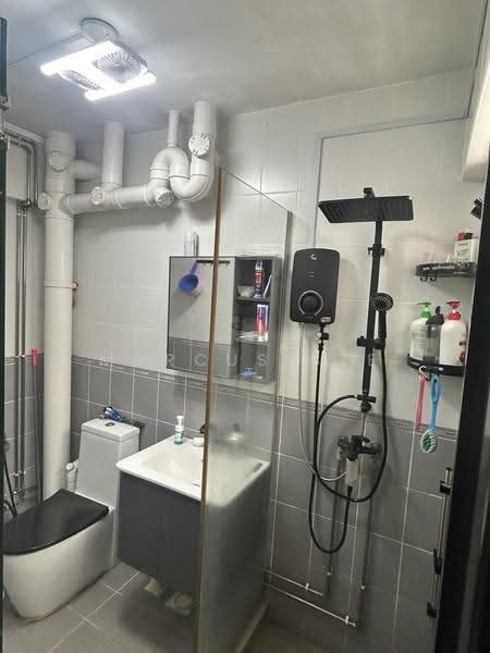 171 Bukit Batok West Avenue 8, 171 Bukit Batok West Avenue 8, Dairy Farm / Bukit Panjang / Choa Chu Kang, 3 Bedrooms, 1,442 sqft, HDB Flat For Rent, by Marcus Bee, 500294501 - Bathroom - PropertyGuru.com.sg