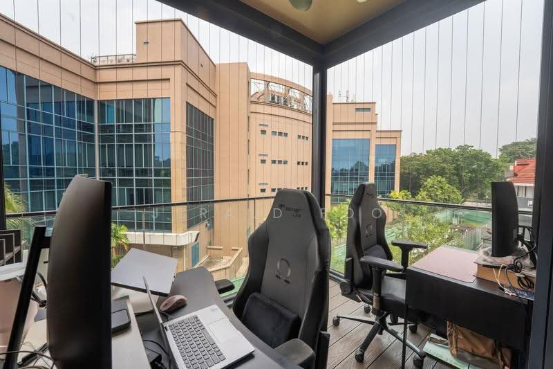 Fourth Avenue Residences, 12 Fourth Avenue, Tanglin / Holland / Bukit Timah, 3 Bedrooms, 1,119 sqft, Condominium For Sale, by Jerald Foo, 500294527 - Balcony - PropertyGuru.com.sg