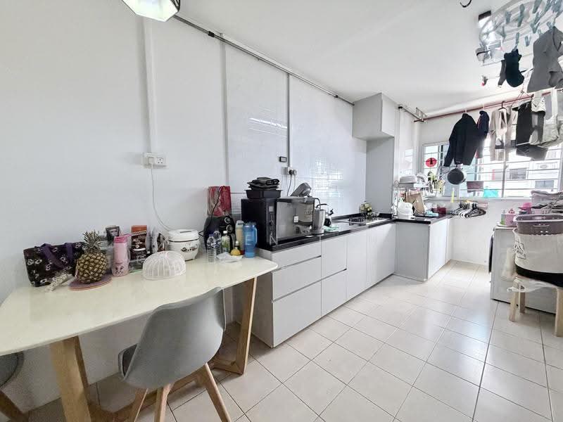 416 Bukit Batok West Avenue 4, 416 Bukit Batok West Avenue 4, Dairy Farm / Bukit Panjang / Choa Chu Kang, 2 Bedrooms, 785 sqft, HDB Flat For Sale, by Baven Tan, 500294573 - Kitchen - PropertyGuru.com.sg