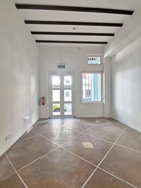 NO GST! High Electrical Power F&B Ground Floor Shophouse in Kreta Ayer, Kreta Ayer Road Keong Saik Road Craig Road, Chinatown / Tanjong Pagar, 1,450 sqft, Food & Beverage For Rent, by Krystal Khor, 500294582 - Entrance - CommercialGuru.com.sg