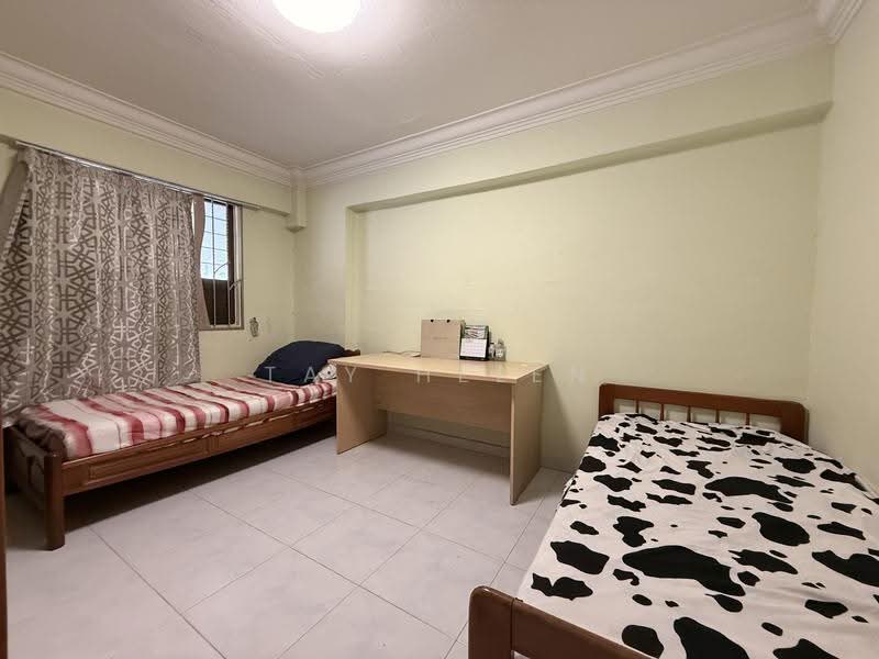 317 Hougang Avenue 7, 317 Hougang Avenue 7, Hougang / Punggol / Sengkang, 2 Bedrooms, 67 sqft, HDB Flat For Rent, by TAY HELEN, 500294583 - Bedroom - PropertyGuru.com.sg