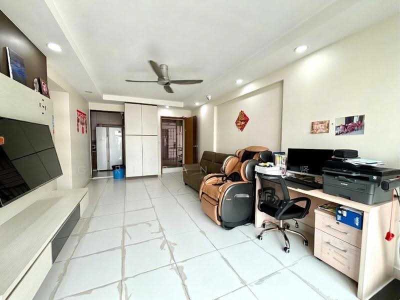 175B Corporation Tiara, 175B Yung Kuang Road, Boon Lay / Jurong / Tuas, 3 Bedrooms, 1,001 sqft, HDB Flat For Sale, by Geri Pang 冯惠贤, 500294585 - Living Room - PropertyGuru.com.sg