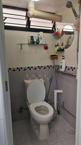 185 Boon Lay Avenue, 185 Boon Lay Avenue, Boon Lay / Jurong / Tuas, Room Rental, 180 sqft, HDB Flat For Rent, by Agnes Chan, 500294598 - Bathroom - PropertyGuru.com.sg