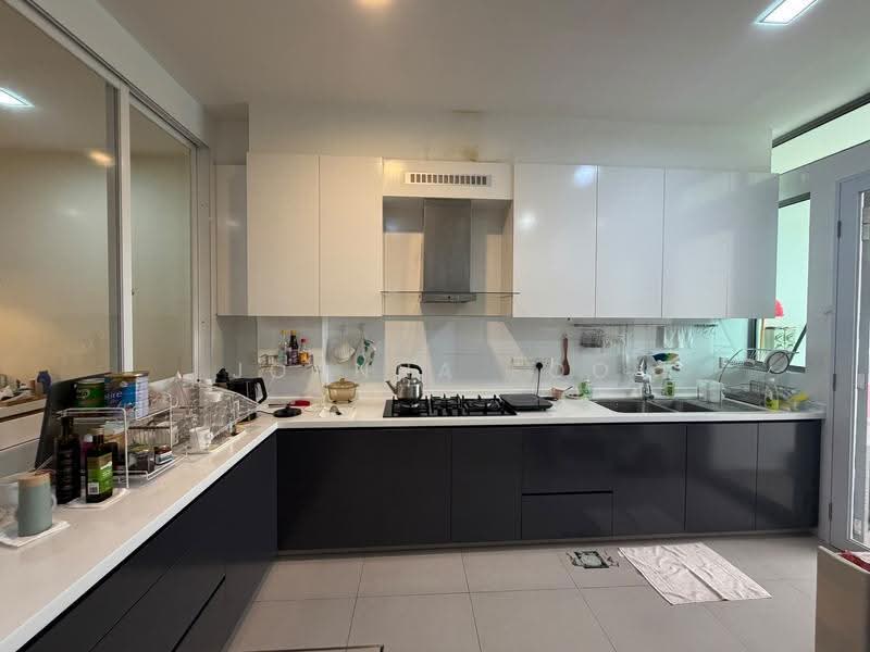 Sembawang Hills Estate, Nemesu Avenue, Ang Mo Kio / Bishan / Thomson, 5 Bedrooms, 3,993 sqft, Terraced House For Sale, by Joanna Foo, 500294603 - Kitchen - PropertyGuru.com.sg