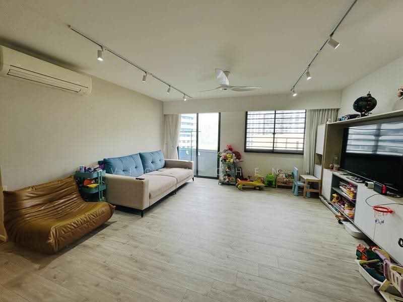 308B Punggol Walk, 308B Punggol Walk, Hougang / Punggol / Sengkang, 3 Bedrooms, 1,206 sqft, HDB Flat For Sale, by Vicky Chen, 500294642 - Living Room - PropertyGuru.com.sg
