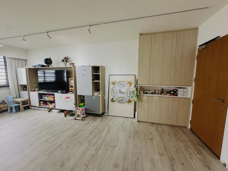 308B Punggol Walk, 308B Punggol Walk, Hougang / Punggol / Sengkang, 3 Bedrooms, 1,206 sqft, HDB Flat For Sale, by Vicky Chen, 500294642 - Living Room - PropertyGuru.com.sg