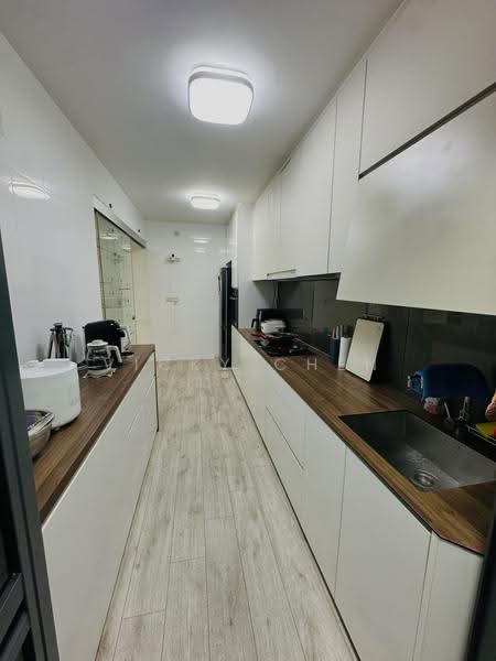 308B Punggol Walk, 308B Punggol Walk, Hougang / Punggol / Sengkang, 3 Bedrooms, 1,206 sqft, HDB Flat For Sale, by Vicky Chen, 500294642 - Kitchen - PropertyGuru.com.sg