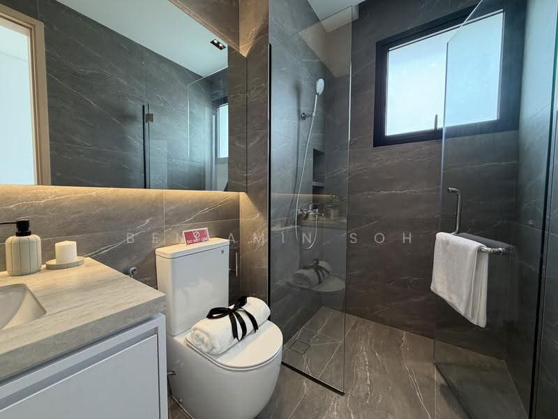 REPUTABLE DEVELOPER CURATES STATEMENT BUNGALOW, 1 to 2 KM to Taonan School, CHIG (Katong), St. Stephen's School, 1 KM to Ngee Ann Primary School, East Coast / Marine Parade, 5 Bedrooms, 9,280 sqft, Bungalow House For Sale, by Benjamin Soh, 500294656 - Bathroom - PropertyGuru.com.sg