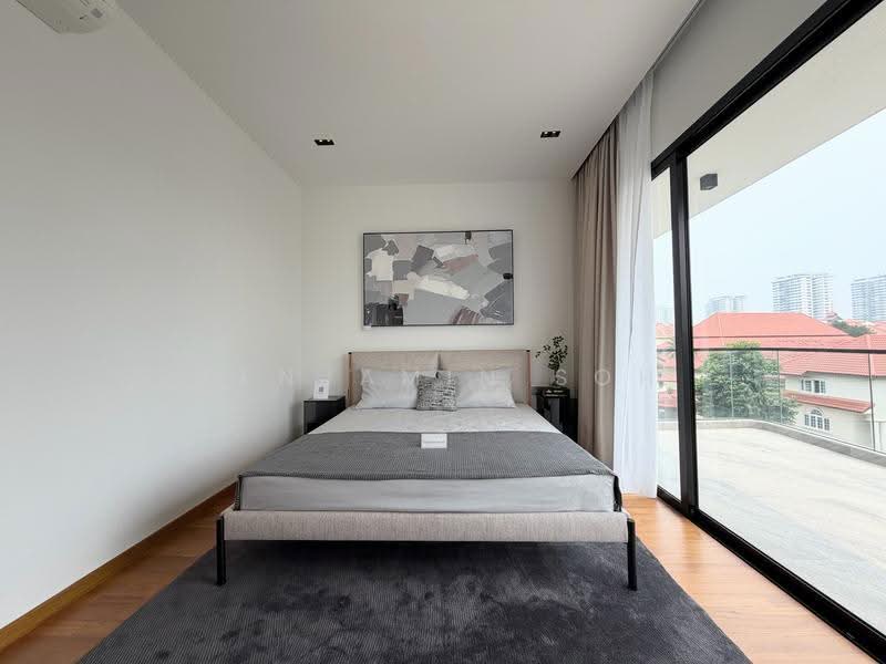 REPUTABLE DEVELOPER CURATES STATEMENT BUNGALOW, 1 to 2 KM to Taonan School, CHIG (Katong), St. Stephen's School, 1 KM to Ngee Ann Primary School, East Coast / Marine Parade, 5 Bedrooms, 9,280 sqft, Bungalow House For Sale, by Benjamin Soh, 500294656 - Bedroom - PropertyGuru.com.sg
