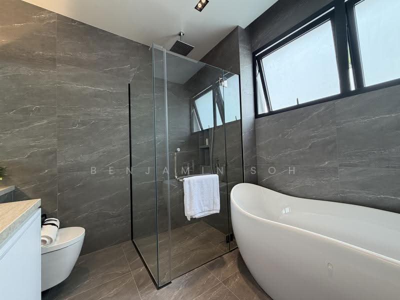 REPUTABLE DEVELOPER CURATES STATEMENT BUNGALOW, 1 to 2 KM to Taonan School, CHIG (Katong), St. Stephen's School, 1 KM to Ngee Ann Primary School, East Coast / Marine Parade, 5 Bedrooms, 9,280 sqft, Bungalow House For Sale, by Benjamin Soh, 500294656 - Bathroom - PropertyGuru.com.sg