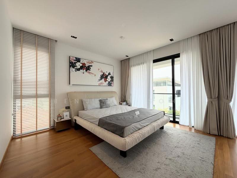 REPUTABLE DEVELOPER CURATES STATEMENT BUNGALOW, 1 to 2 KM to Taonan School, CHIG (Katong), St. Stephen's School, 1 KM to Ngee Ann Primary School, East Coast / Marine Parade, 5 Bedrooms, 9,280 sqft, Bungalow House For Sale, by Benjamin Soh, 500294656 - Bedroom - PropertyGuru.com.sg