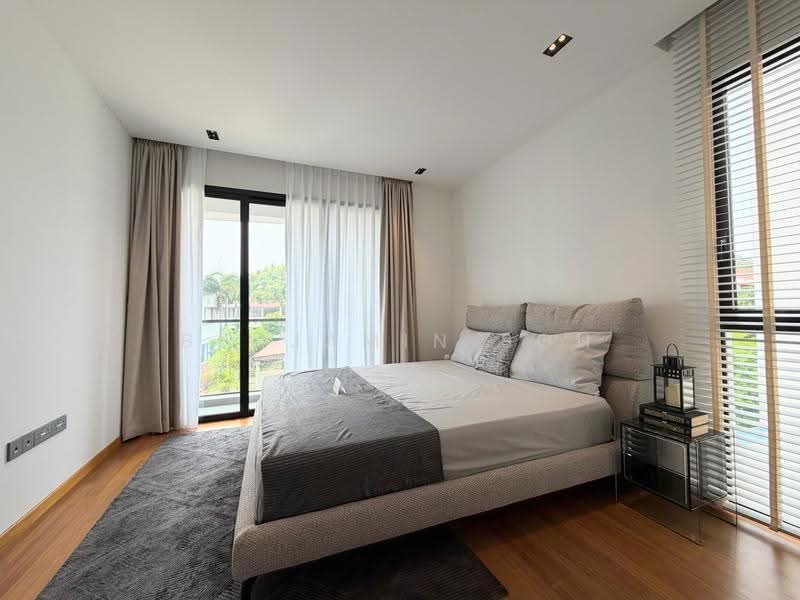 REPUTABLE DEVELOPER CURATES STATEMENT BUNGALOW, 1 to 2 KM to Taonan School, CHIG (Katong), St. Stephen's School, 1 KM to Ngee Ann Primary School, East Coast / Marine Parade, 5 Bedrooms, 9,280 sqft, Bungalow House For Sale, by Benjamin Soh, 500294656 - Bedroom - PropertyGuru.com.sg