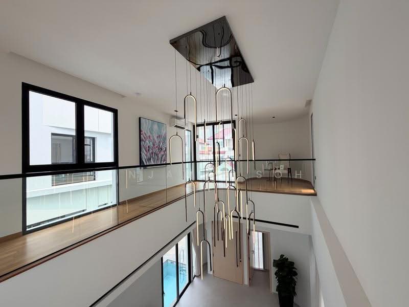 REPUTABLE DEVELOPER CURATES STATEMENT BUNGALOW, 1 to 2 KM to Taonan School, CHIG (Katong), St. Stephen's School, 1 KM to Ngee Ann Primary School, East Coast / Marine Parade, 5 Bedrooms, 9,280 sqft, Bungalow House For Sale, by Benjamin Soh, 500294656 - Living Room - PropertyGuru.com.sg